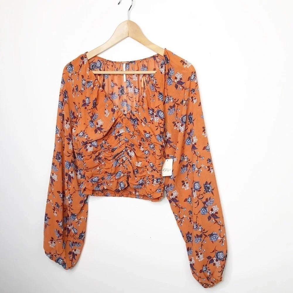 FREE People Blusa final rose floral, V-neck flowers